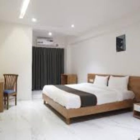 L P Regency, Pune Exterior foto