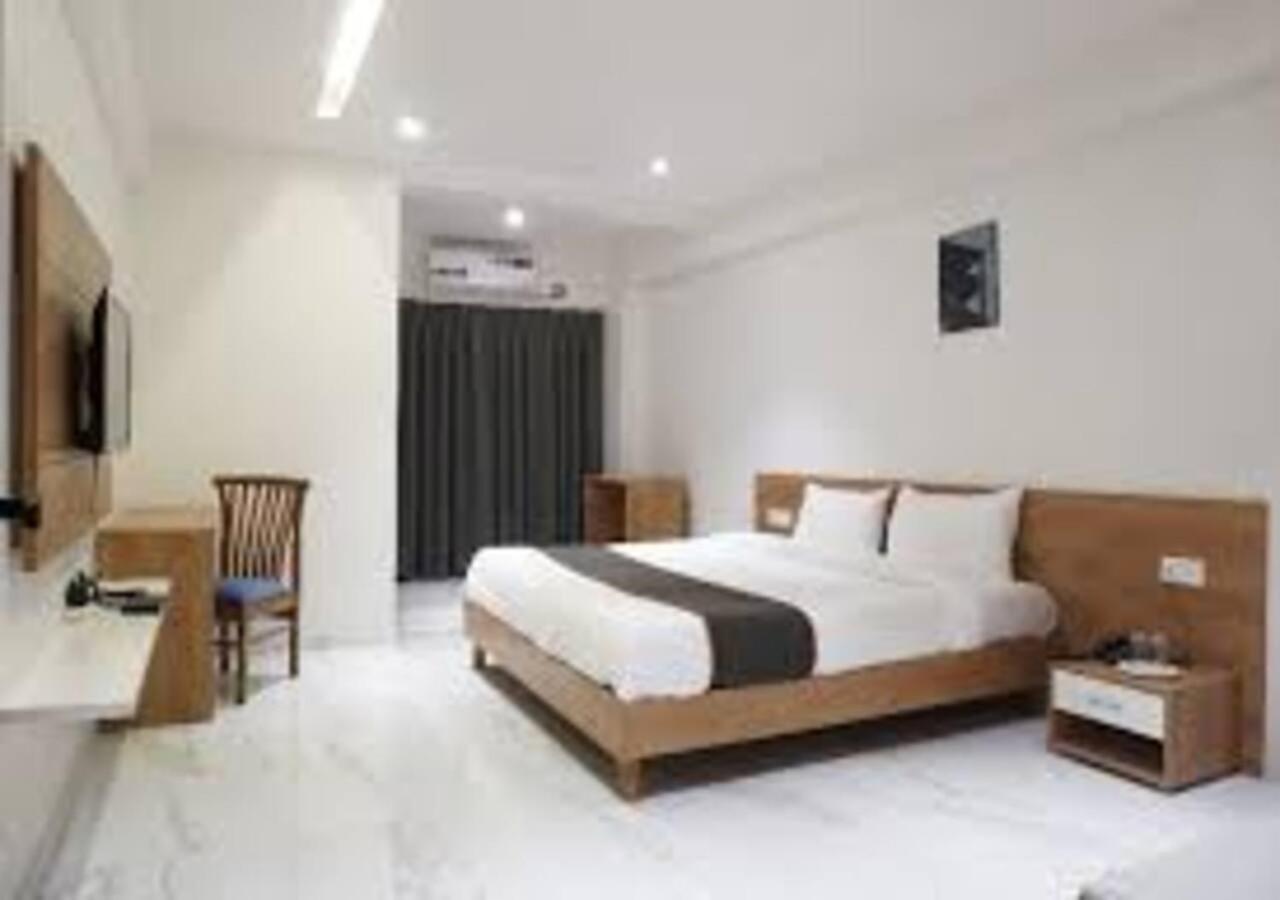 L P Regency, Pune Exterior foto