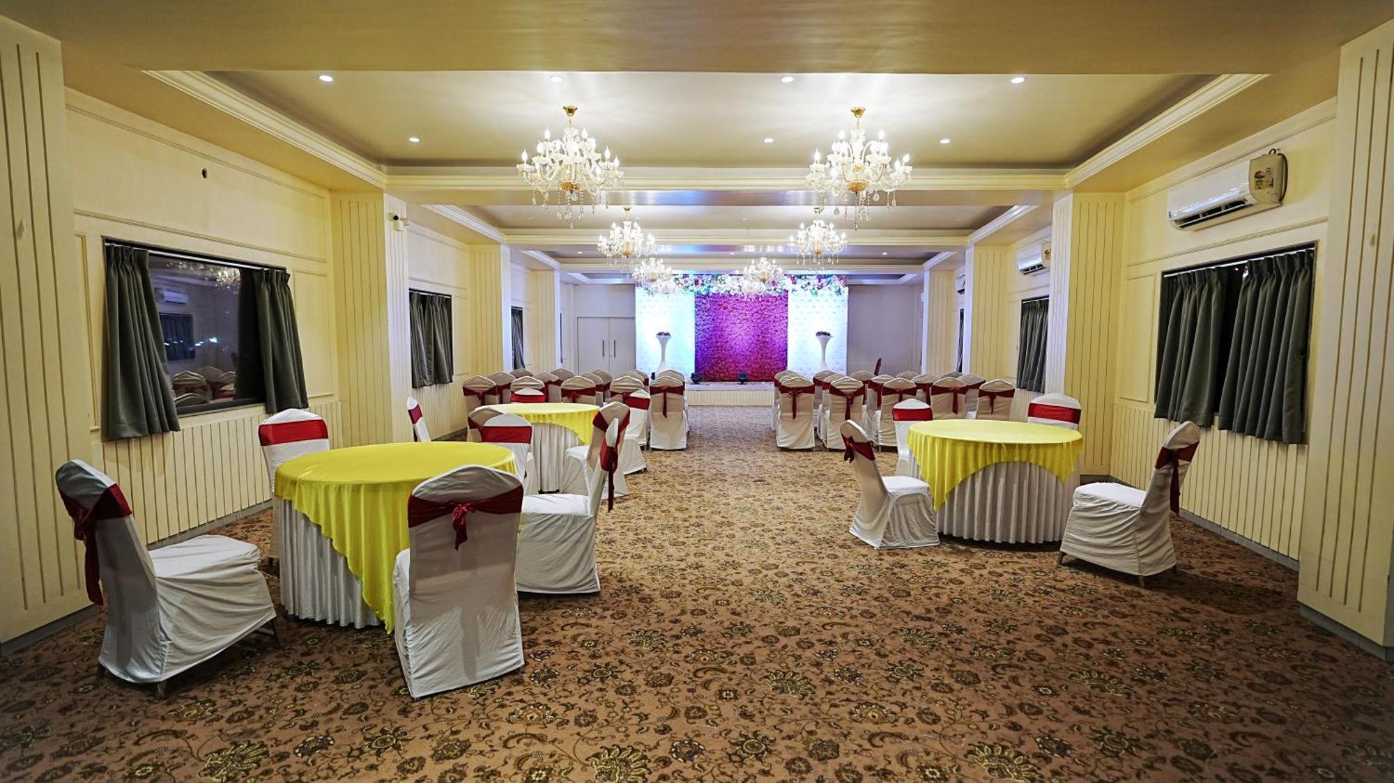 L P Regency, Pune Exterior foto